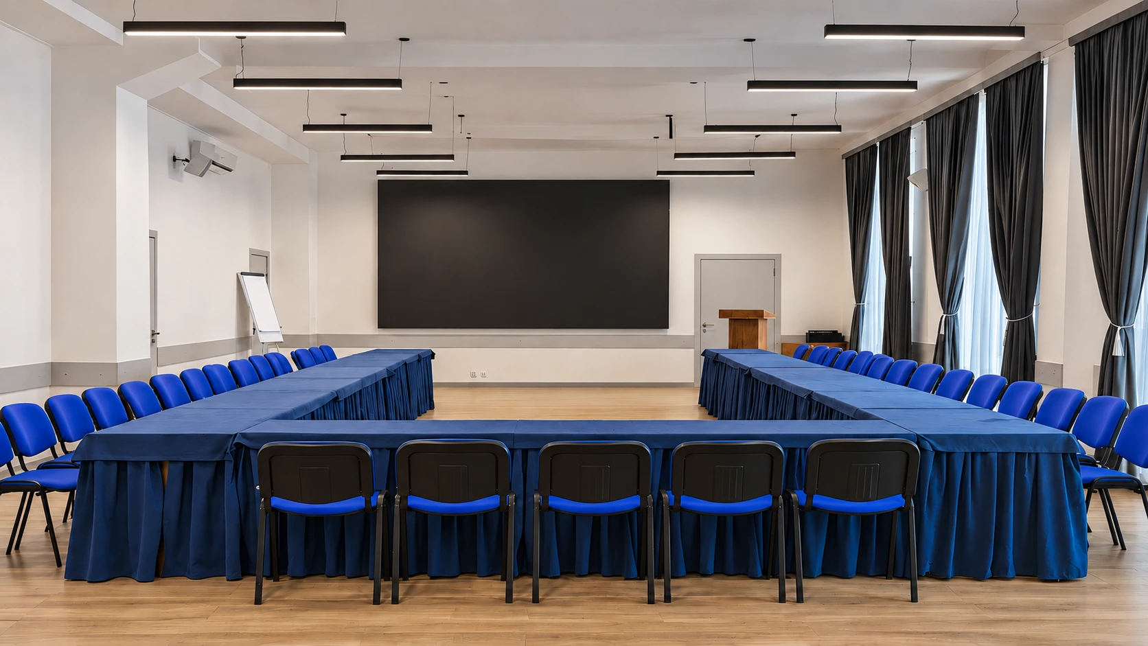 Business center: Photo 1